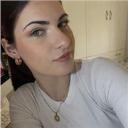 Estudiante de administración y dirección de empresa, futura maestra de matemáticas, con gran destreza en la materia y habilidad.